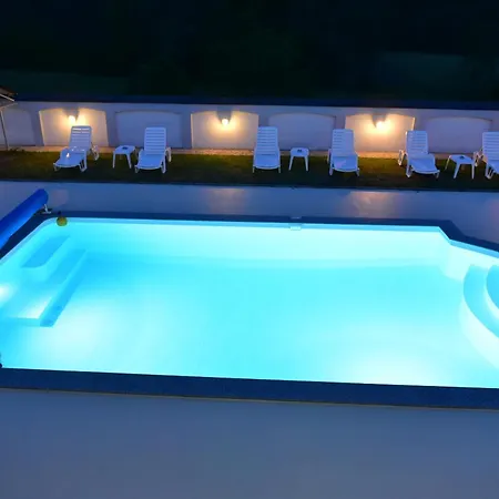 Royal Blue Rose Čačak