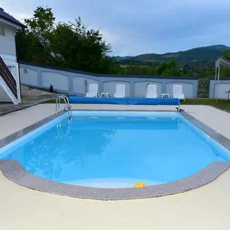 Royal Blue Rose Lägenhet Čačak